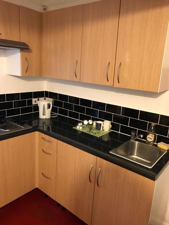Hatfield Save-Money Rooms - 10Over10 For Price! Bagian luar foto