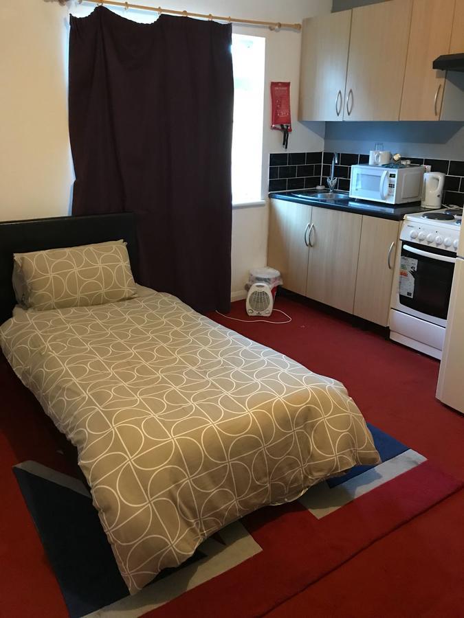 Hatfield Save-Money Rooms - 10Over10 For Price! Bagian luar foto