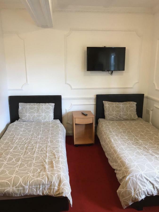 Hatfield Save-Money Rooms - 10Over10 For Price! Bagian luar foto
